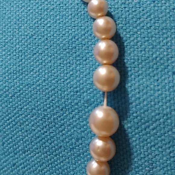 Faux Pearl Necklace - Picture 4 of 5